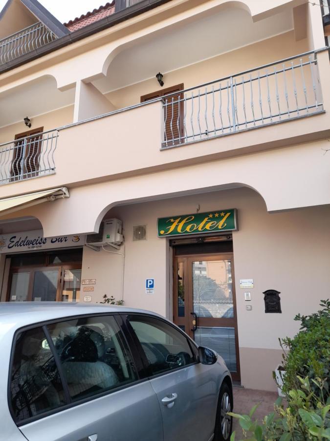 Hotel Edelweiss Laino Borgo المظهر الخارجي الصورة